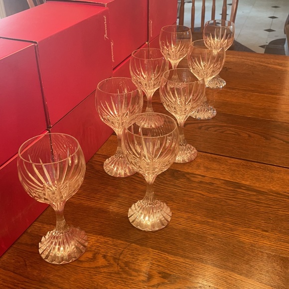 Baccarat Wine Glasses, Messena - Picture 3 of 3